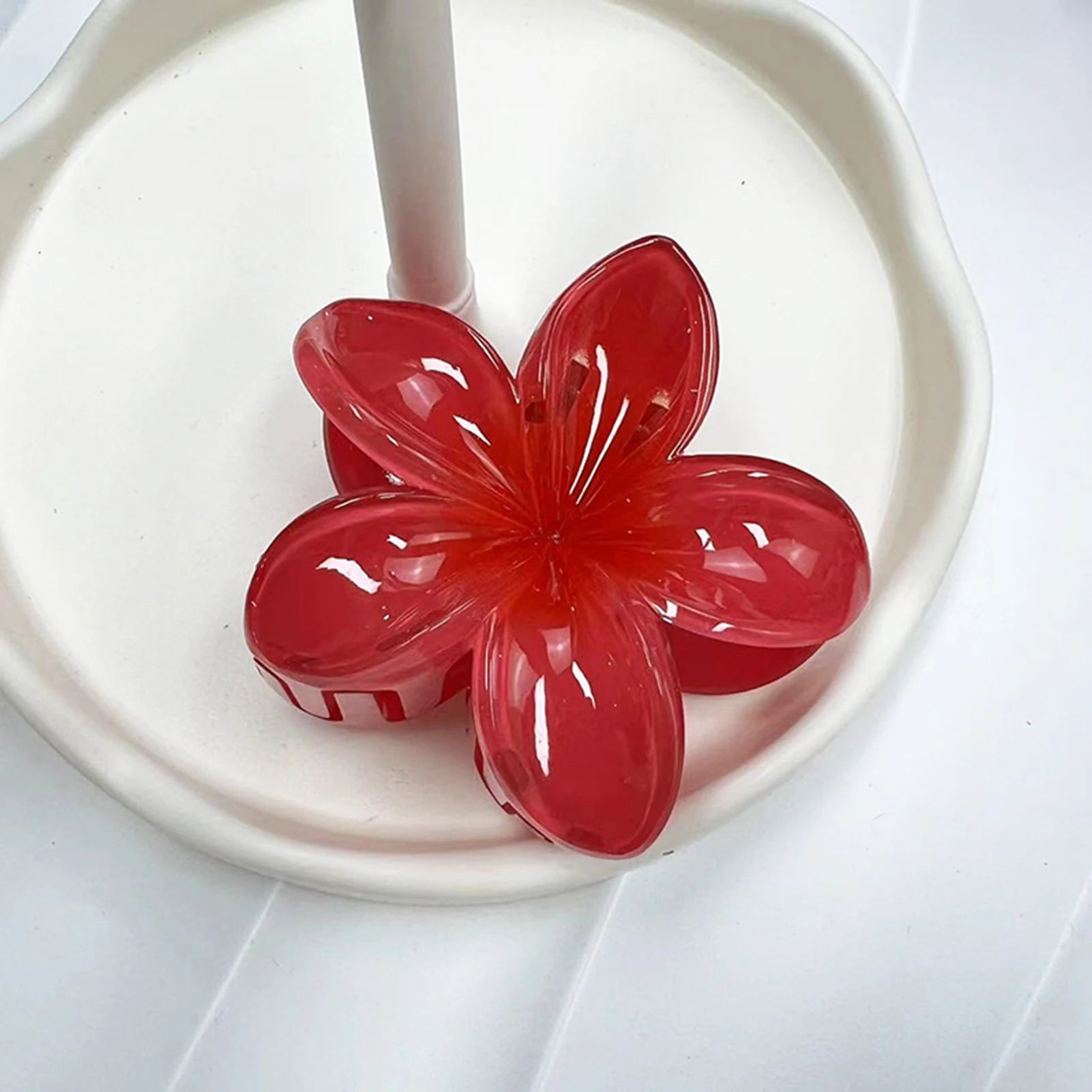 Red Flower Plastic Hair Clip Gentle Women Sweet Frangipani Hair Claws Crab Clamp Barrette Ponytail Holder Headwear Accessories