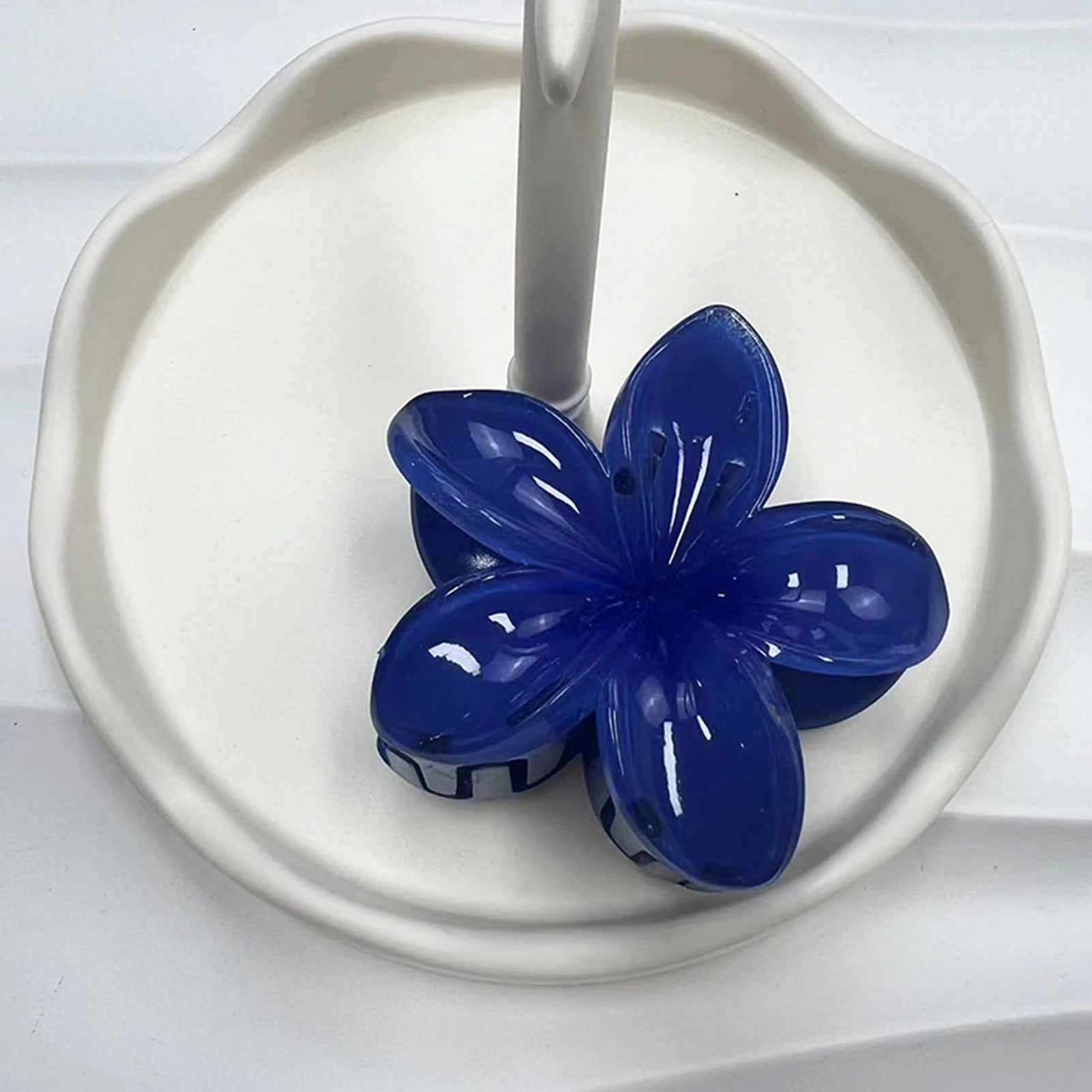 Red Flower Plastic Hair Clip Gentle Women Sweet Frangipani Hair Claws Crab Clamp Barrette Ponytail Holder Headwear Accessories