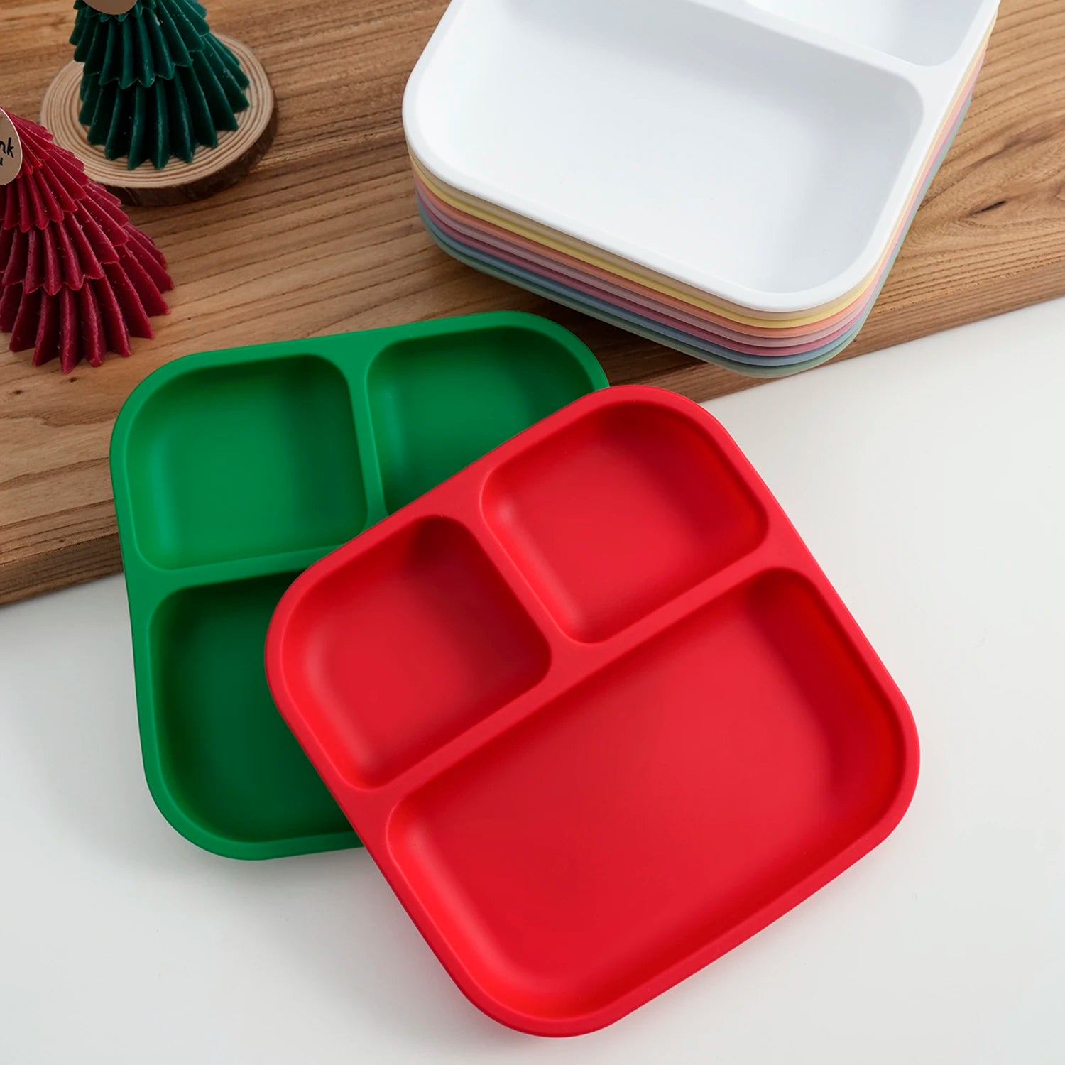 Color Kids 1PC Silicone Divided Plate for Babies BPA Free Feeding Bowl With Sucker Dishes Children's Tableware Christmas Gift